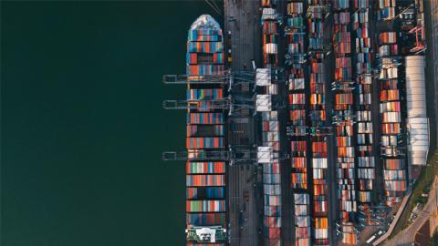 Navigating the wind at ports: 