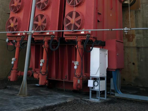 Vaisala’s Optimus™ DGA Monitor OPT100 for advanced dissolved gas analysis with total gas pressure method, detecting air leaks in transformers.