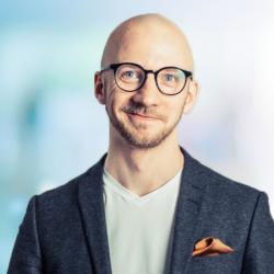 Dr. Lauri Reuter 